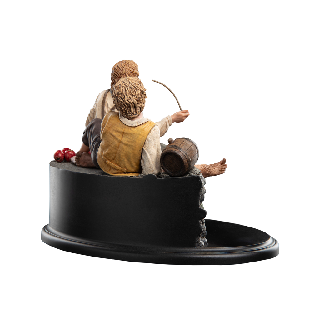 The Lord of the Rings: Merry and Pippin Miniature Statue