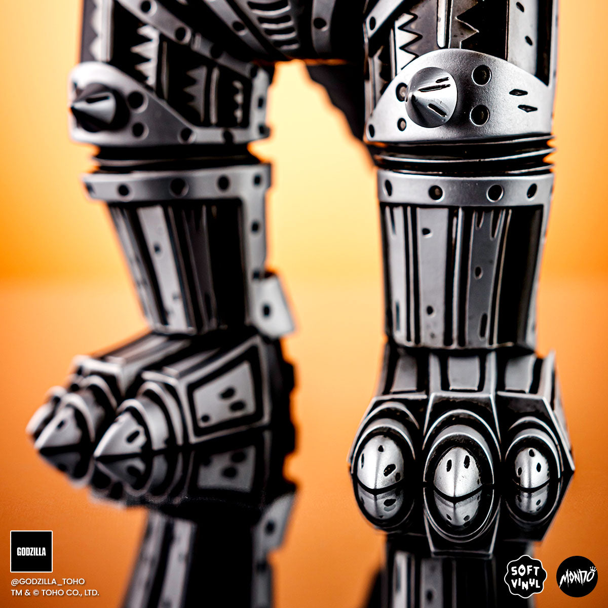 Mechagodzilla (Silver) - Vinyl Designer Figure by Attack Peter - Silver Variant Limited Edition