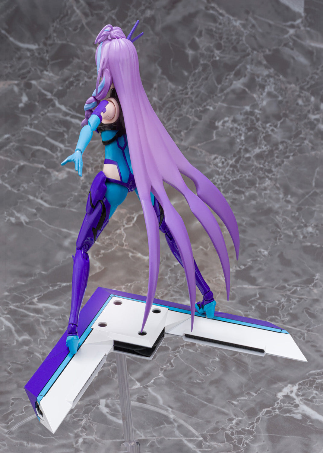 Aoshima V.F.G. No.MC-17 Macross Delta VF-31J Siegfried Mikumo Guynemer Model Kit