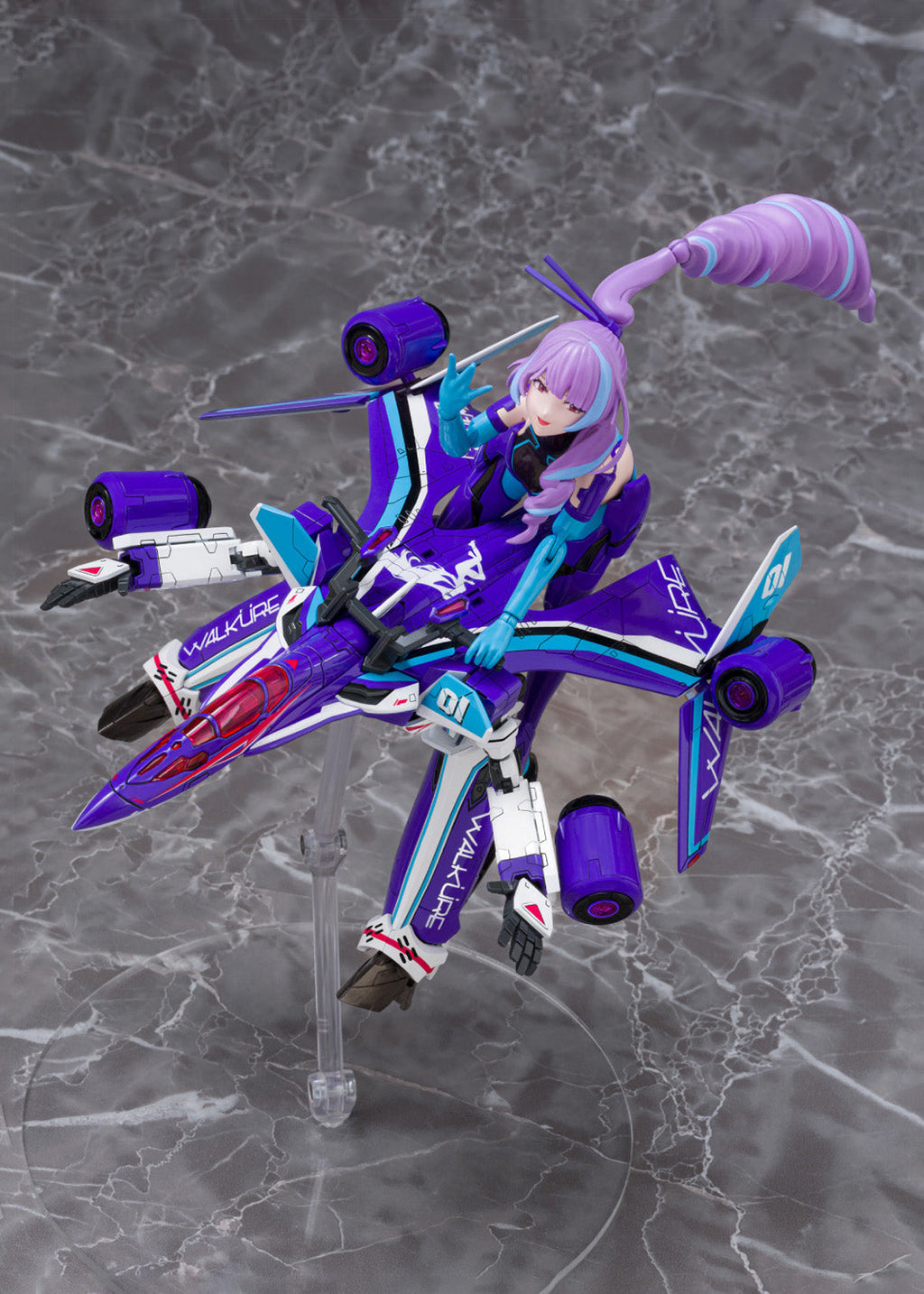 Aoshima V.F.G. No.MC-17 Macross Delta VF-31J Siegfried Mikumo Guynemer Model Kit