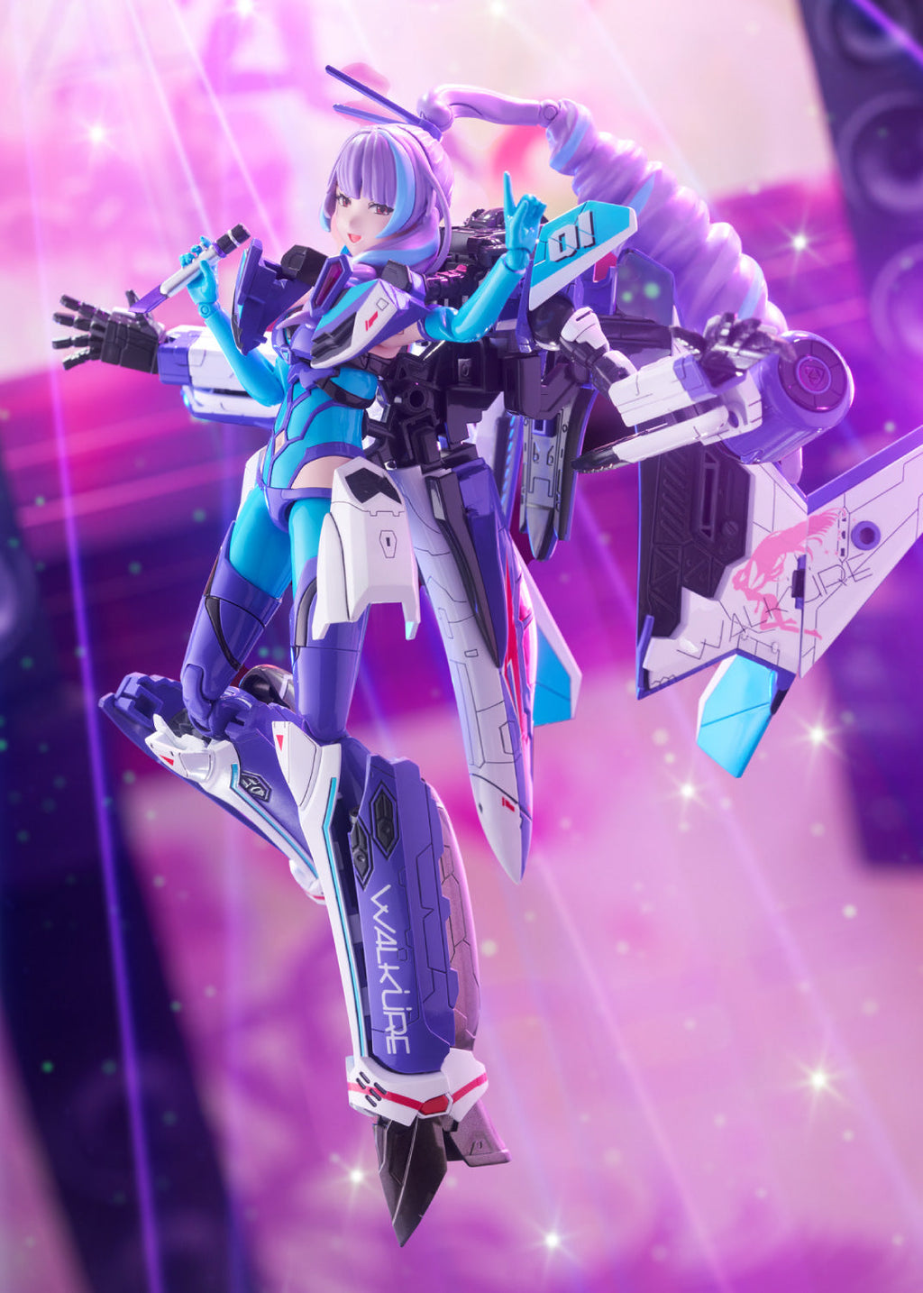 Aoshima V.F.G. No.MC-17 Macross Delta VF-31J Siegfried Mikumo Guynemer Model Kit