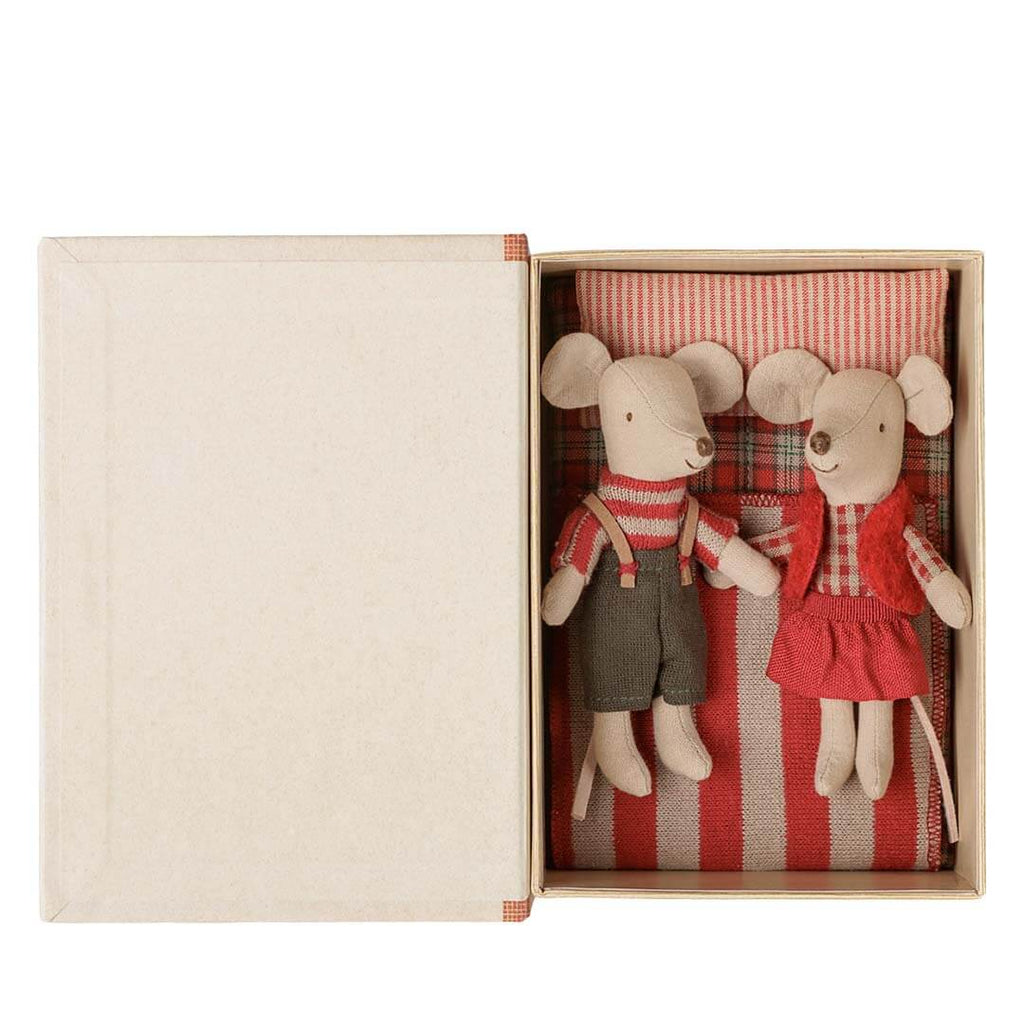 Christmas Twin Mice Little Sister and Brother in a Book
