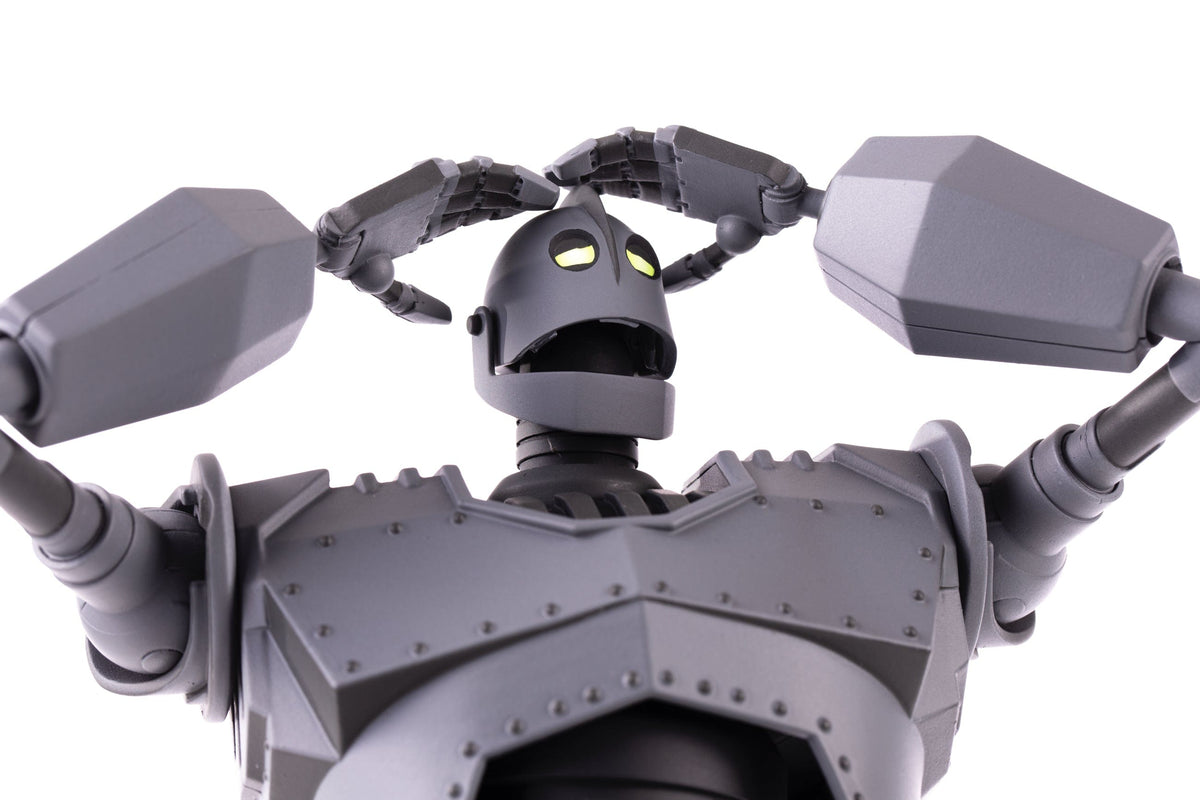 Iron Giant MONDO MECHA Figure Exclusive
