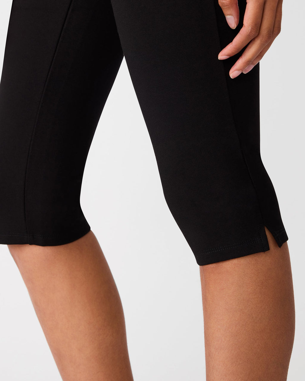 TERI KNIT CAPRI BLACK