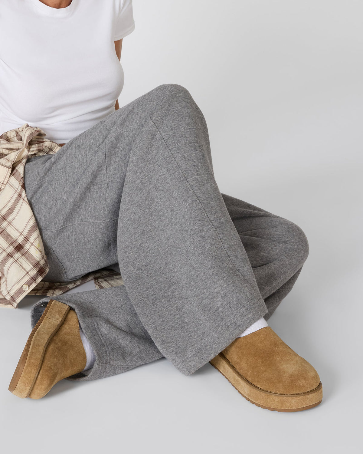 MOAA CHESTNUT SUEDE