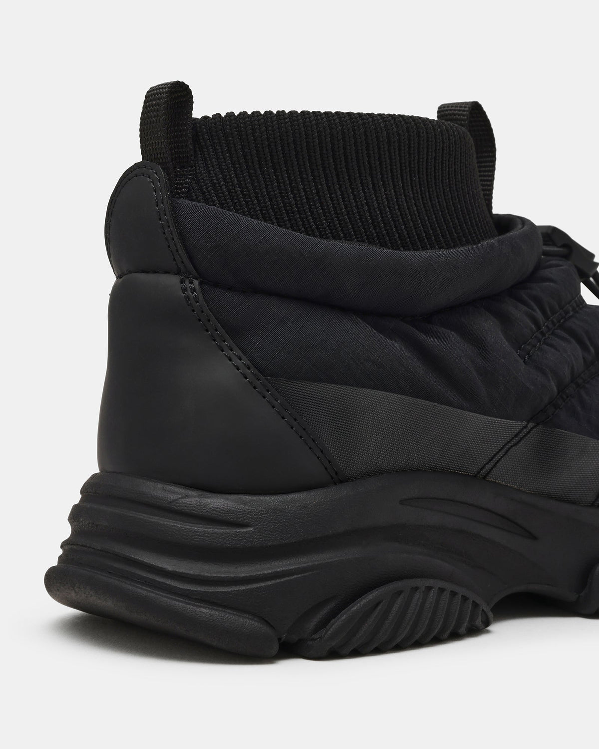 POLAR BLACK