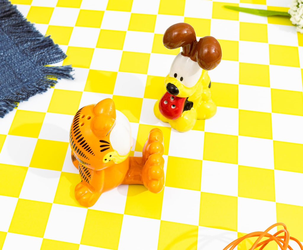 Garfield and Odie Ceramic Salt and Pepper Shaker Set