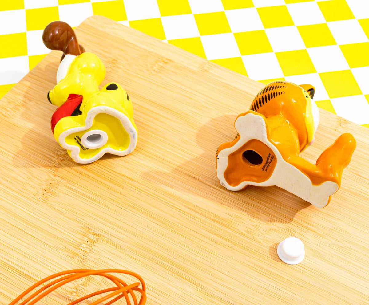 Garfield and Odie Ceramic Salt and Pepper Shaker Set