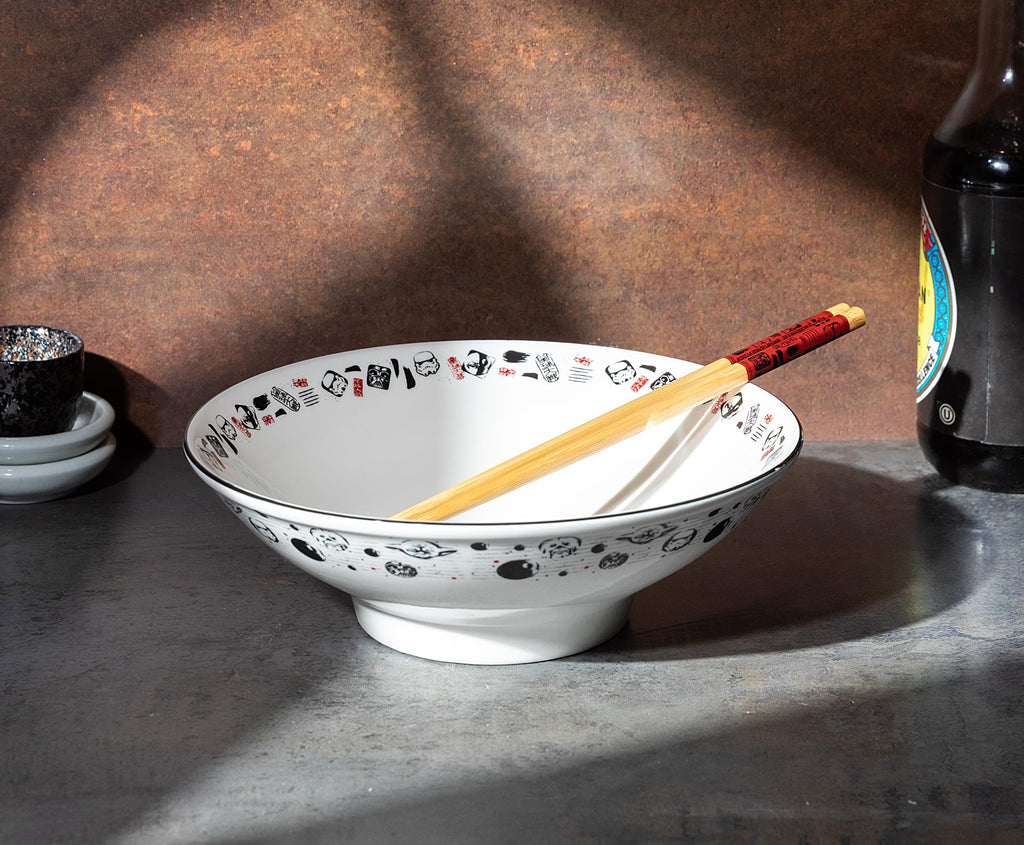 Star Wars Characters 30-Ounce Ceramic Ramen Bowl and Chopstick Set
