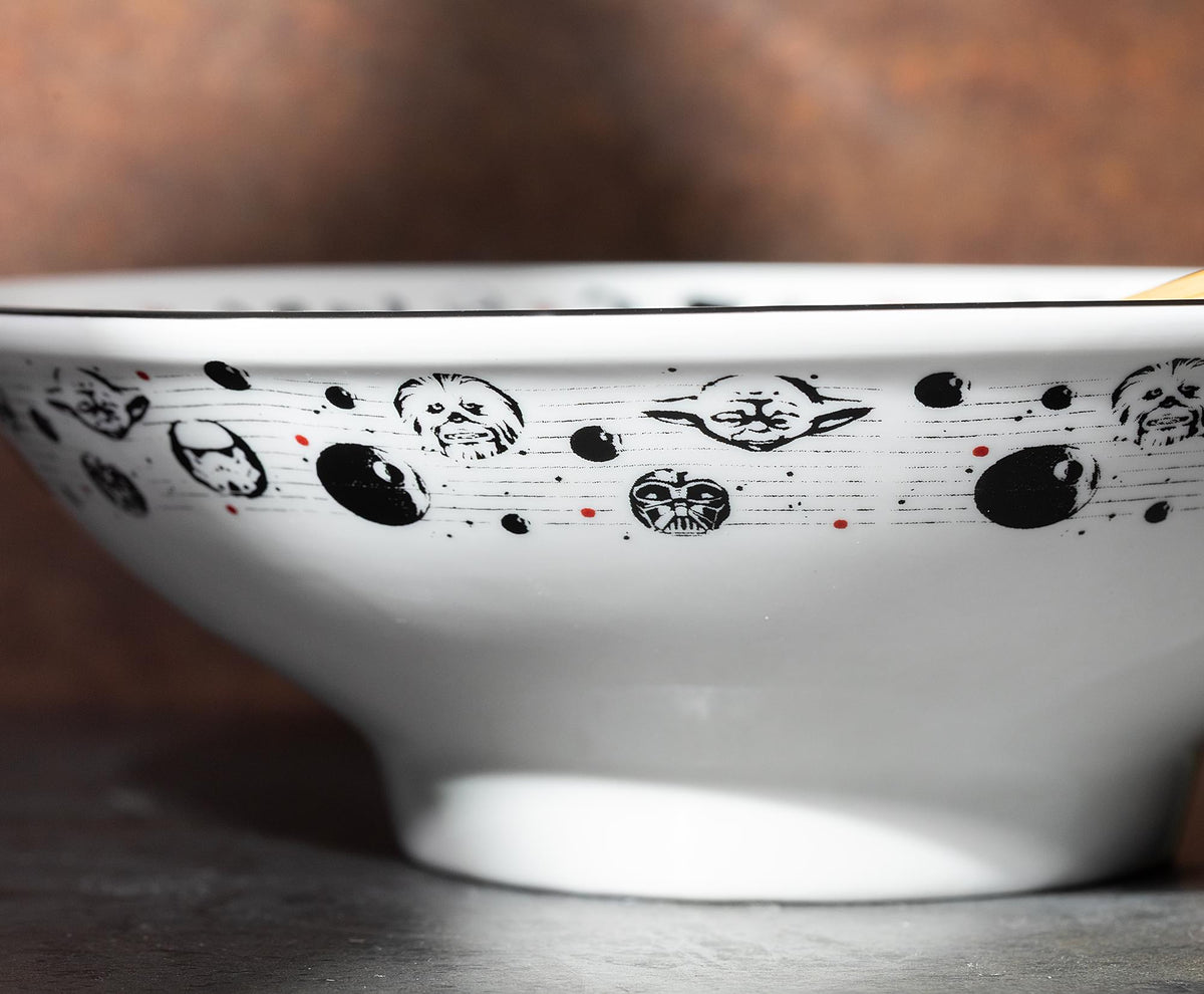 Star Wars Characters 30-Ounce Ceramic Ramen Bowl and Chopstick Set