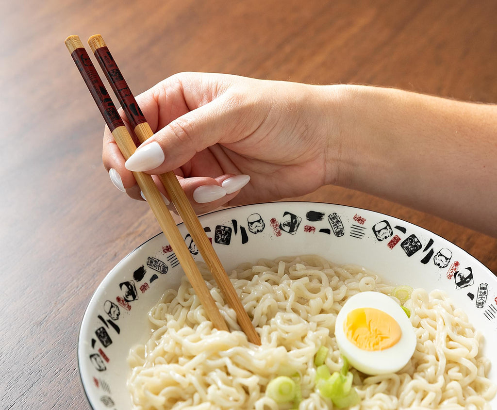 Star Wars Characters 30-Ounce Ceramic Ramen Bowl and Chopstick Set