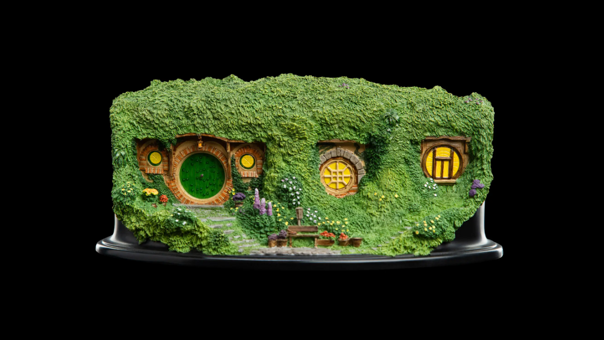 The Lord of the Rings: Bag End Illuminated Edition
