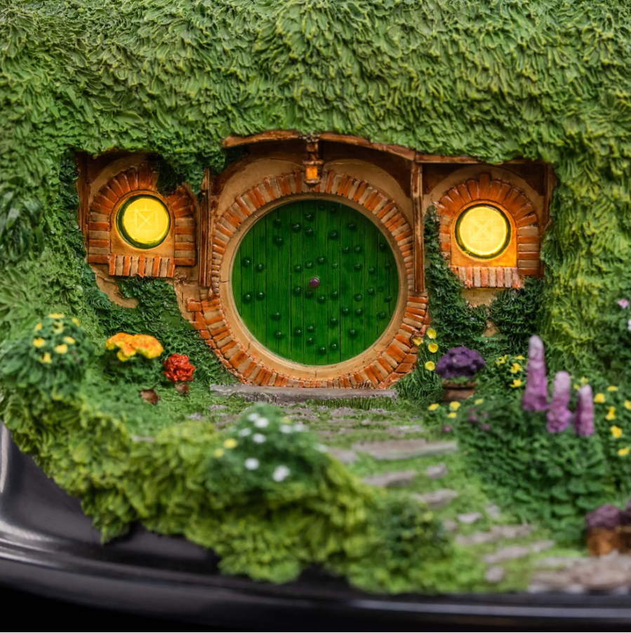 The Lord of the Rings: Bag End Illuminated Edition