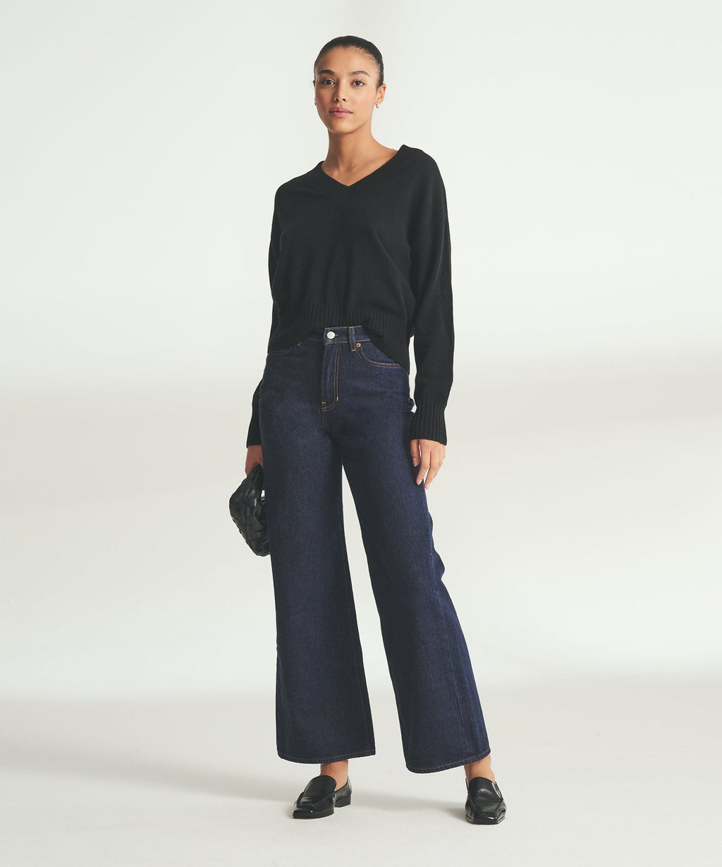Signature Cashmere Classic V-Neck Sweater