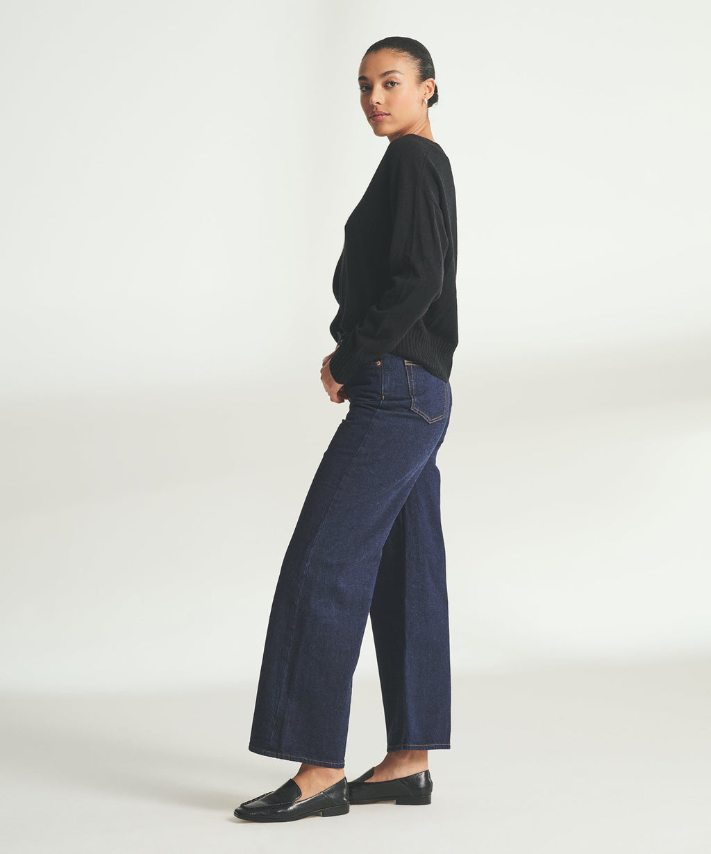 Signature Cashmere Classic V-Neck Sweater