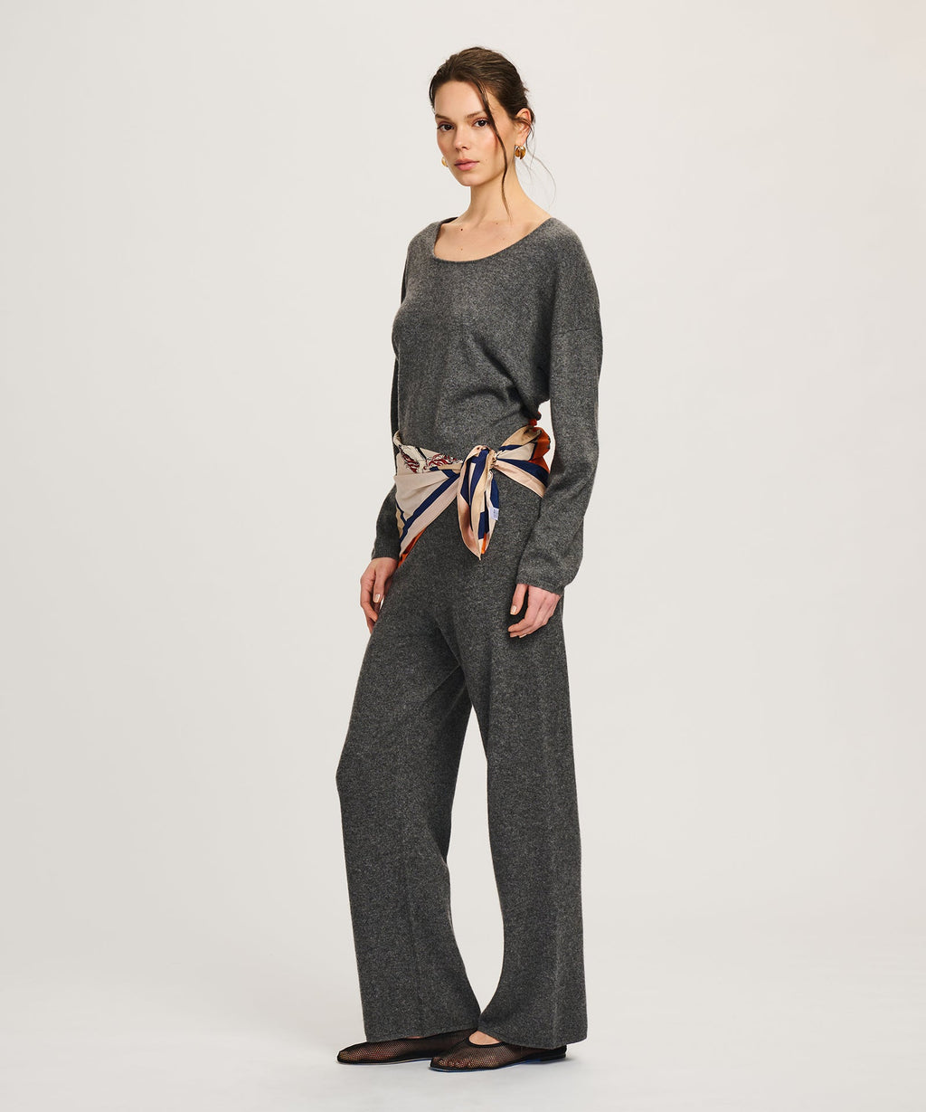Signature Cashmere Scoop Neck Sweater