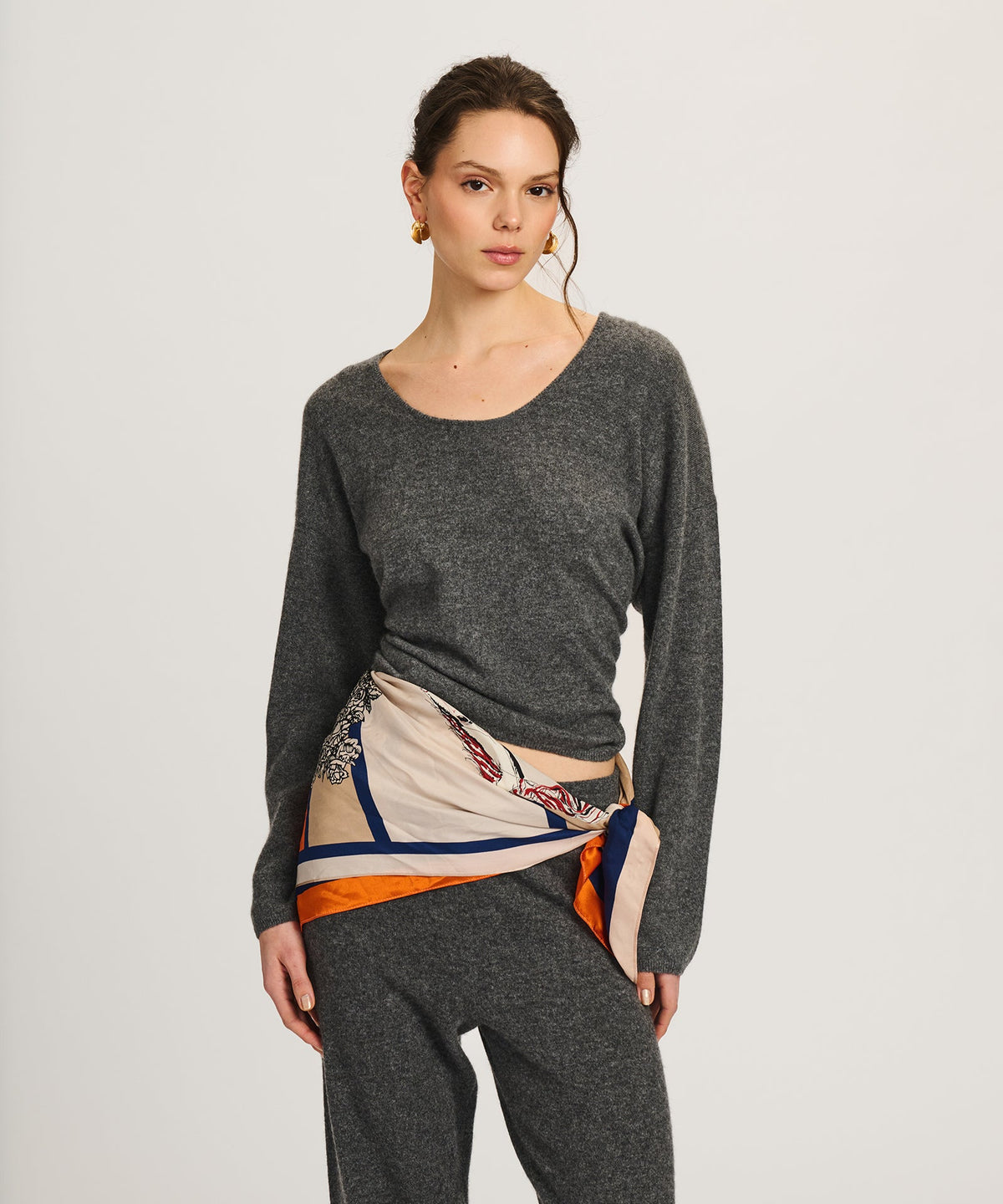 Signature Cashmere Scoop Neck Sweater