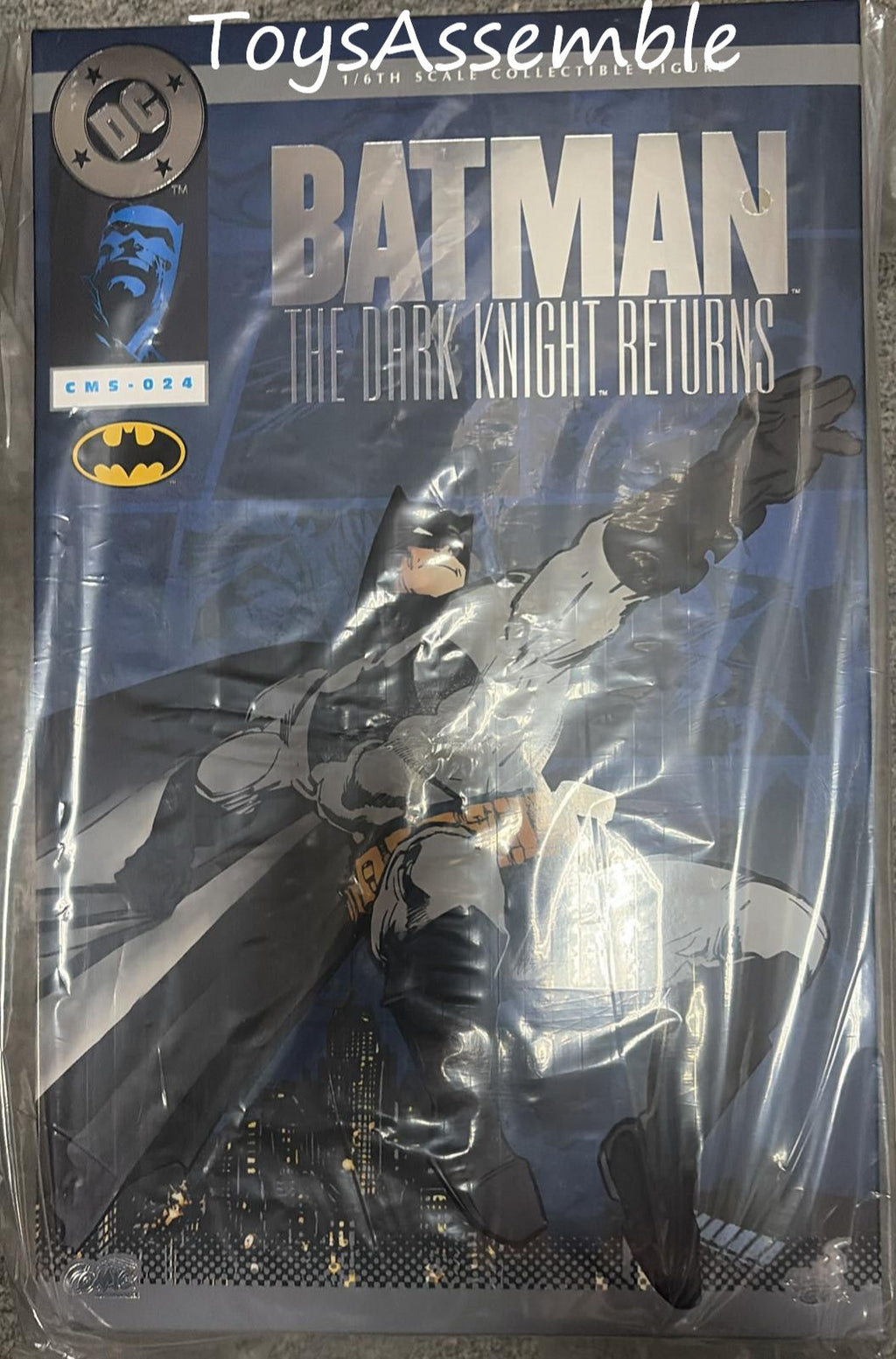 READY🔥Hot Toys CMS024 DC Comic Batman The Dark Knight Returns Batman 1/6 Scale Collectible Figure