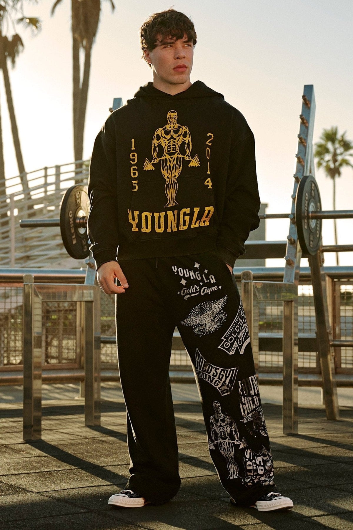 2142 - Golds Gym Evolution Sweats