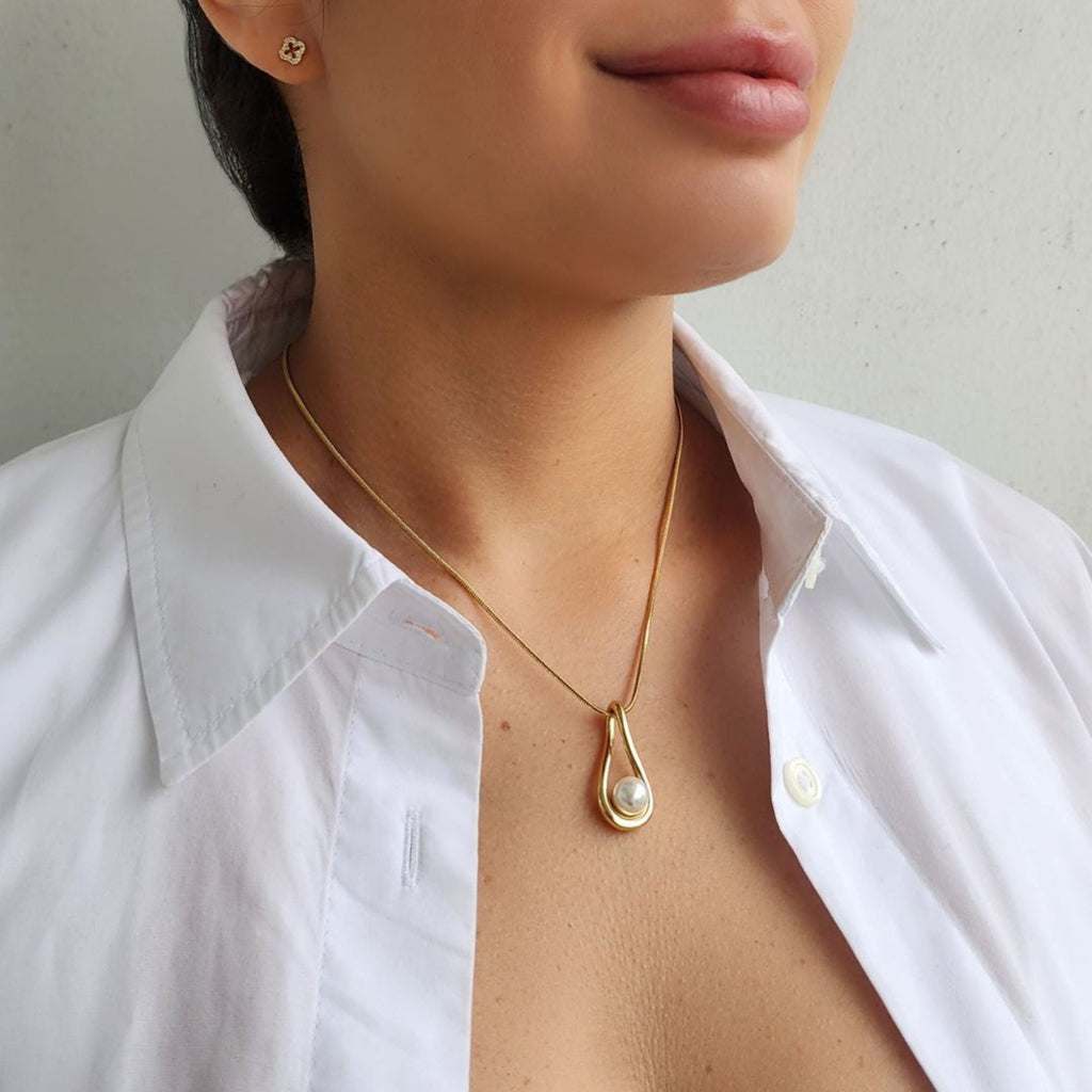 Tarnish Resistant 18k Gold Plated Hanging Freshwater Pearl Necklace