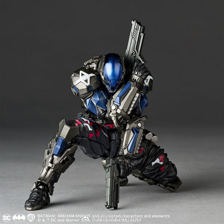 KAIYODO Lunagaron Amazing Yamaguchi DC Comics Arkham Knight Batman Ver 1.5 **Damaged Box**