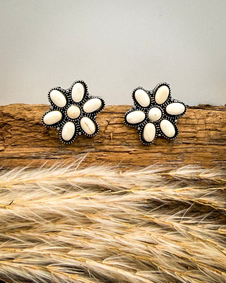 Desert Daisy Fashion Stud Earrings in White