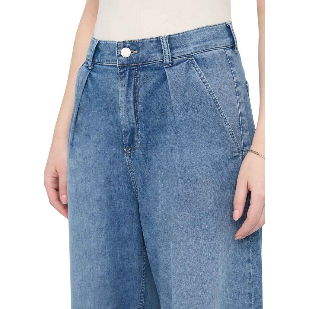 Duer Performance Denim Lite Pleated Pant – Women's