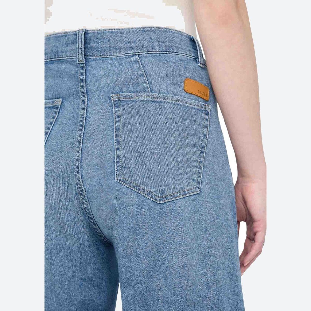 Duer Performance Denim Lite Pleated Pant – Women's