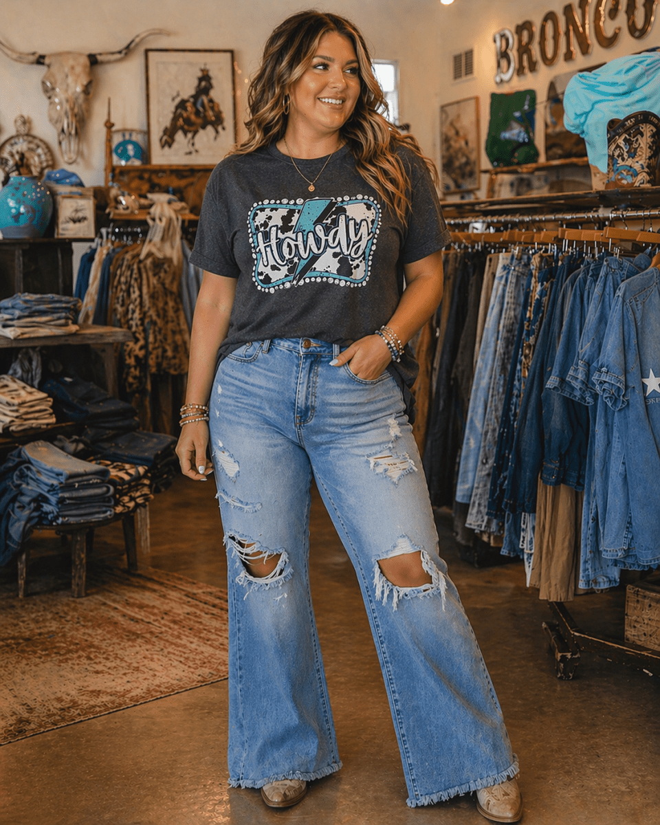 Electric Howdy Graphic Tee in Pepper