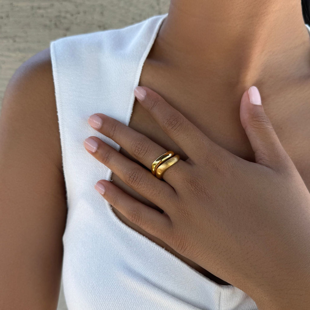 Tarnish Resistant 18k Gold Plated Nesting Curved Band Set