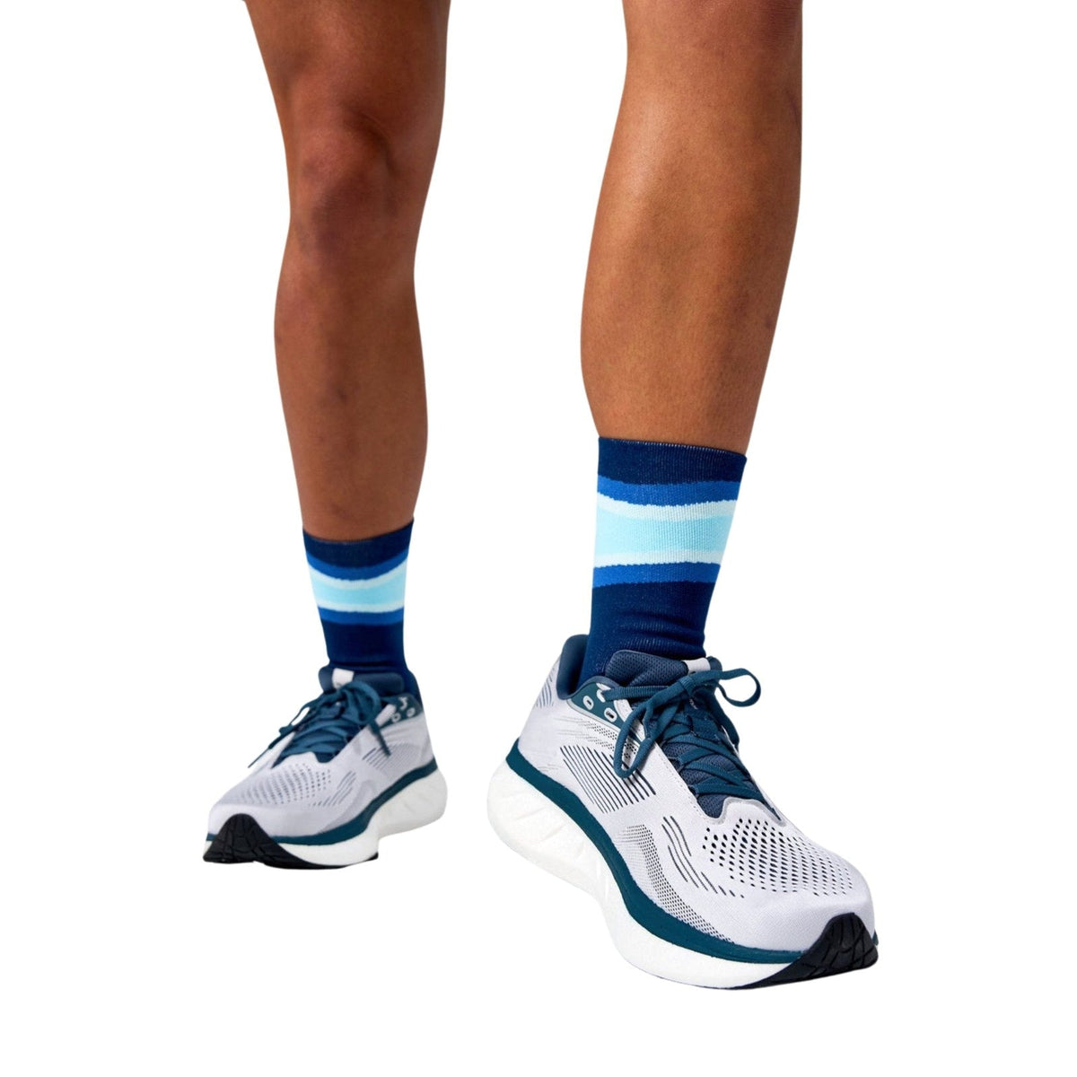 Feetures Elite Light Cushion Mini Crew Socks