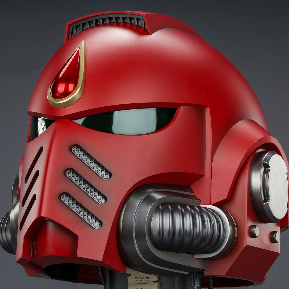 Warhammer 40K: Blood Angels MkX Helmet & Display Stand
