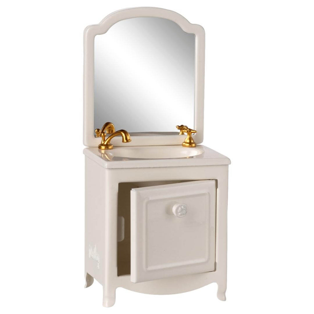 Mouse-Sized Bathroom Sink and Vanity