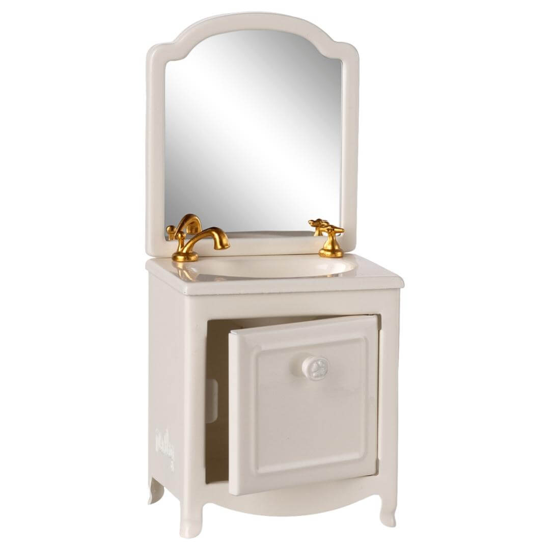 Mouse-Sized Bathroom Sink and Vanity