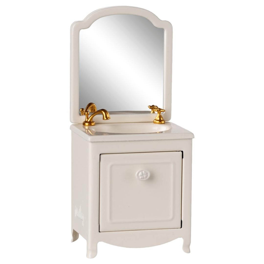 Mouse-Sized Bathroom Sink and Vanity