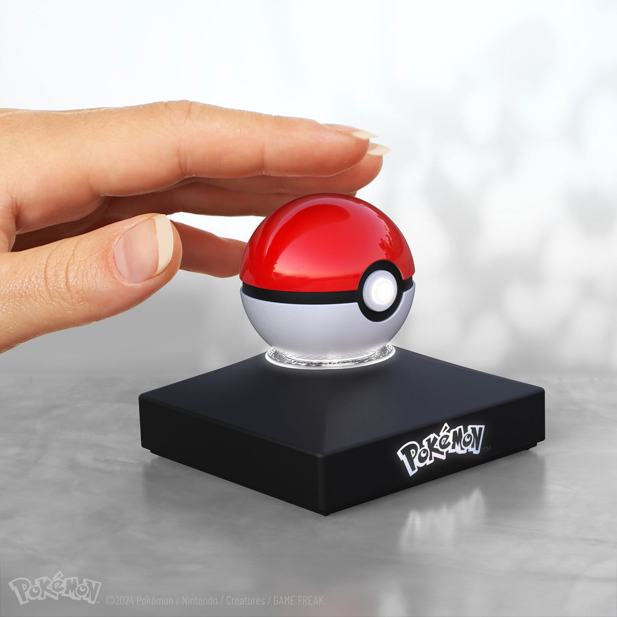 Pokemon Die-Cast Mini Poké Ball Replica