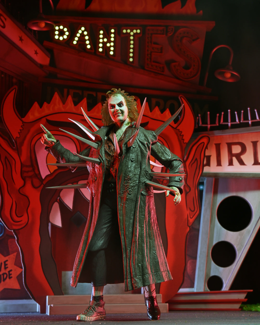 Beetlejuice / Beetlejuice Trench Coat Ultimate 7-inch Action Figure with Inferno Room