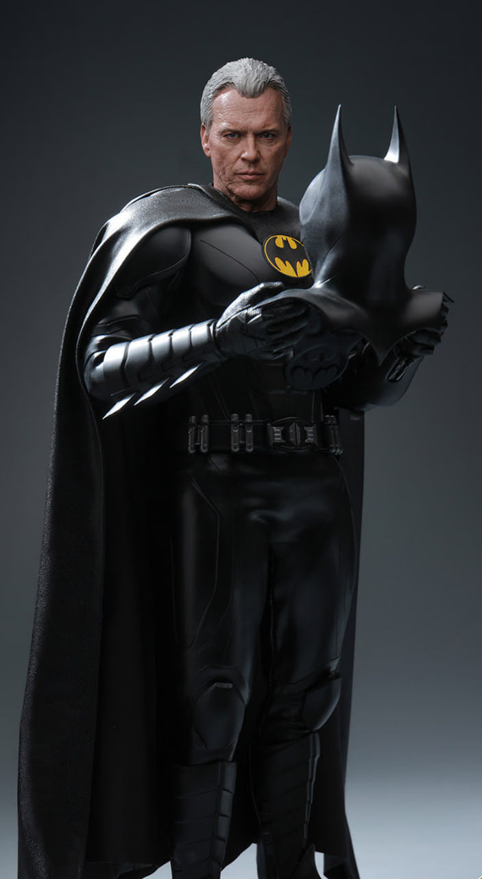 READY🔥Hot Toys MMS712 The Flash – Batman (Modern Suit) 1:6th Scale Collectible Figure