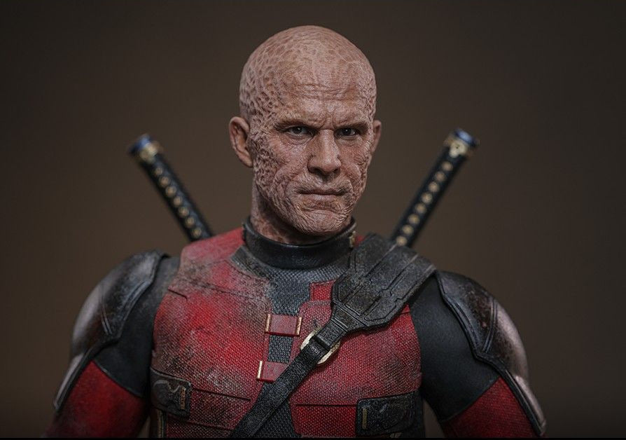 READY🔥Hot Toys MMS782 Deadpool & Wolverine 1/6th scale Deadpool (Battling Version) Collectible Figure