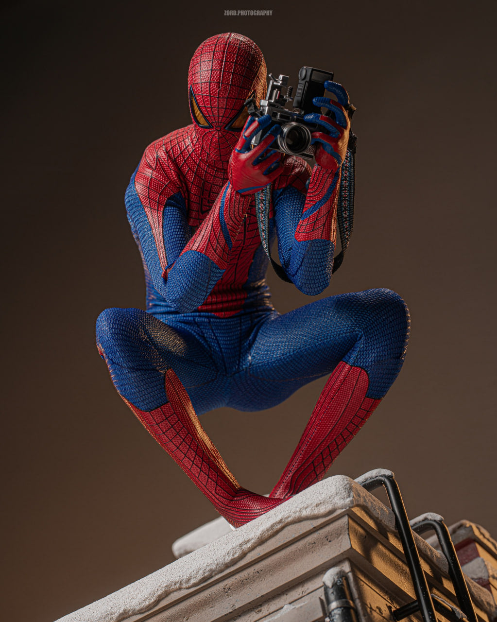 READY🔥Hot Toys MMS771B The Amazing Spider-Man 1/6th Scale The Amazing Spider-Man Collectible Figure (Special Edition) & Collector edition