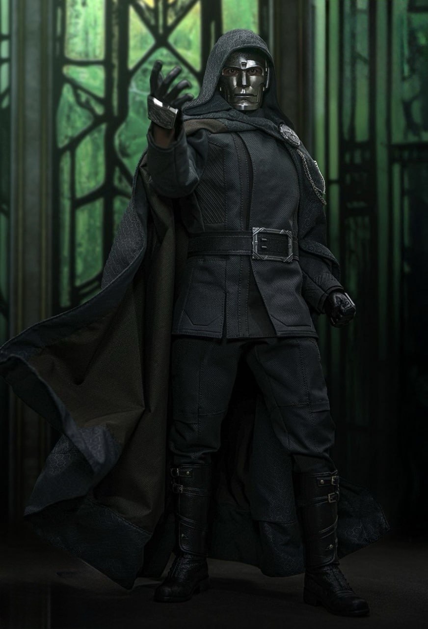 READY🔥Hot Toys MMS902 Avengers: Doomsday Victor Von Doom [Hot Toys Exclusive] 1/6th scale Collectible Figure