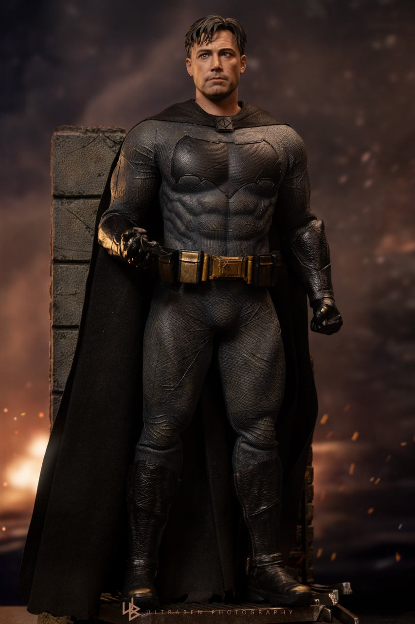 READY🔥Hot Toys MMS731 Batman v Superman: Dawn of Justice - 1/6th scale Batman (2.0) Collectible Figure (Regular Version)