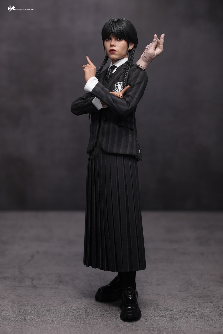 READY🔥Hot Toys TMS135 Wednesday - 1/6th scale Wednesday Collectible Figure
