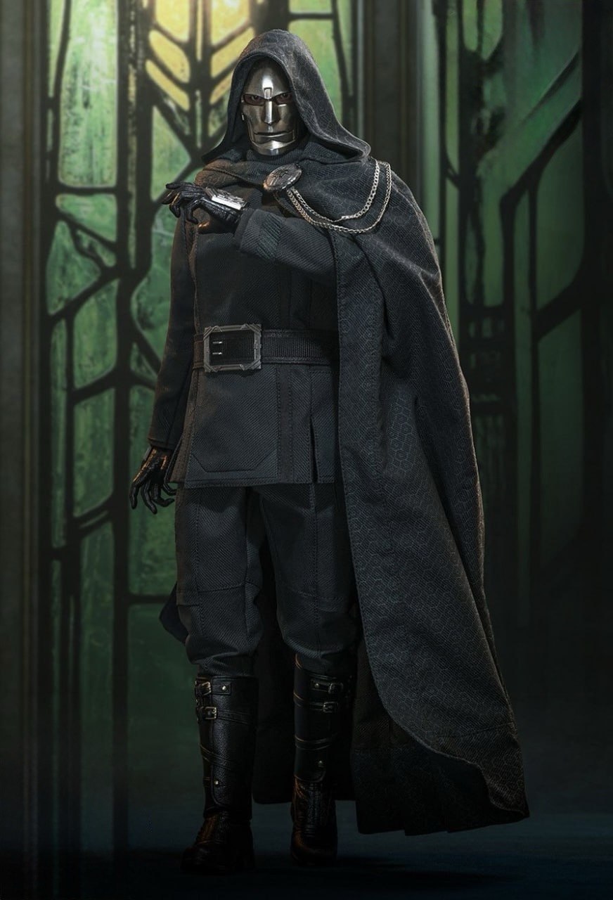 READY🔥Hot Toys MMS902 Avengers: Doomsday Victor Von Doom [Hot Toys Exclusive] 1/6th scale Collectible Figure