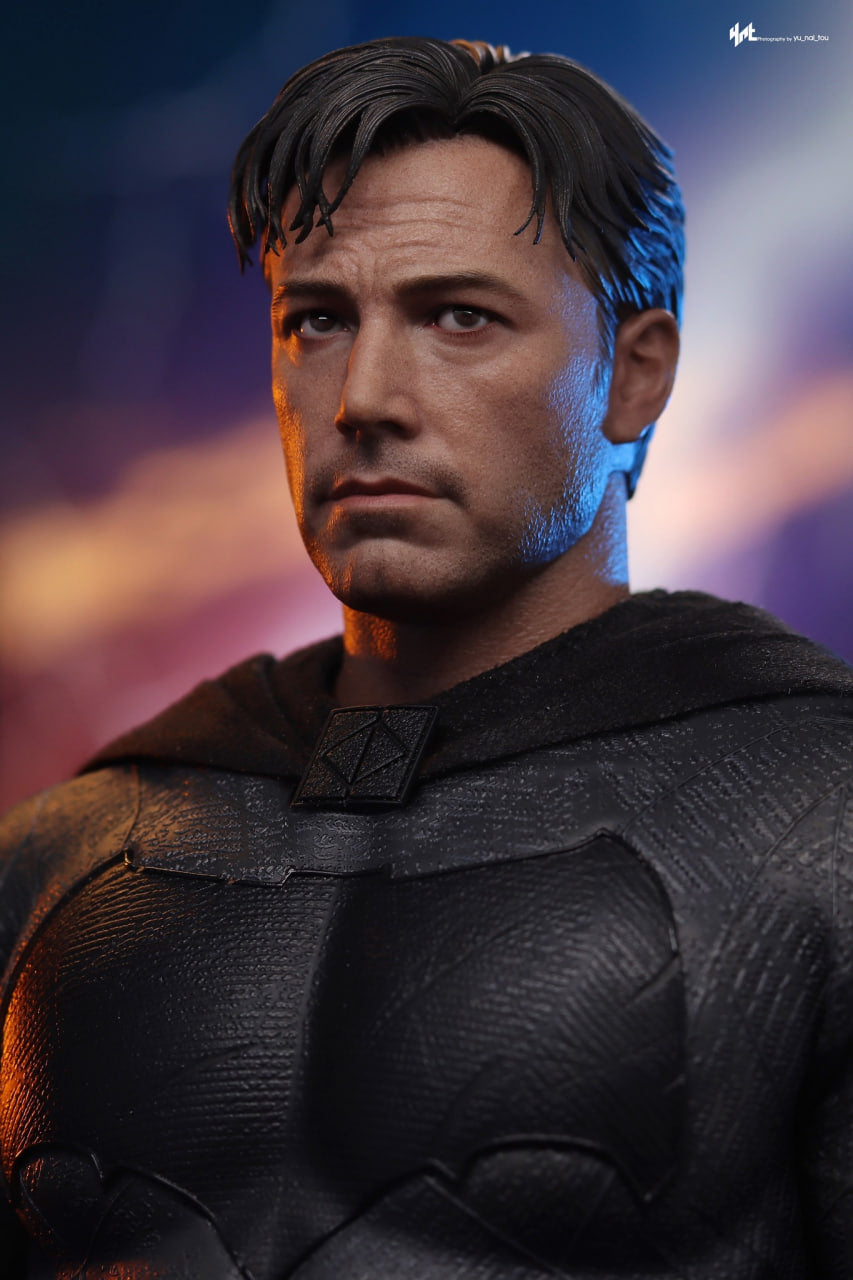 READY🔥Hot Toys MMS731 Batman v Superman: Dawn of Justice - 1/6th scale Batman (2.0) Collectible Figure (Regular Version)