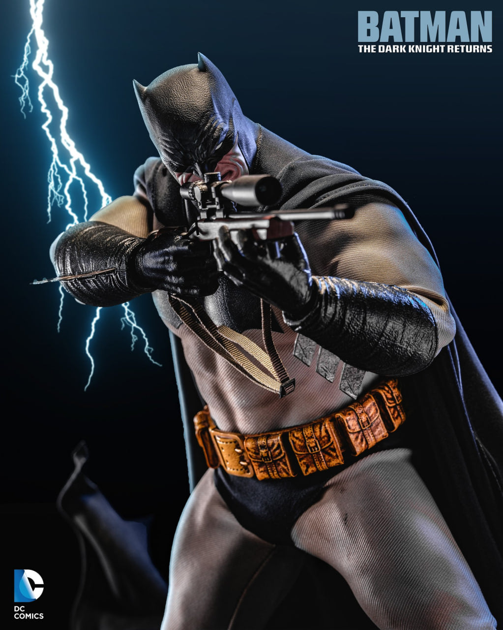 READY🔥Hot Toys CMS024 DC Comic Batman The Dark Knight Returns Batman 1/6 Scale Collectible Figure