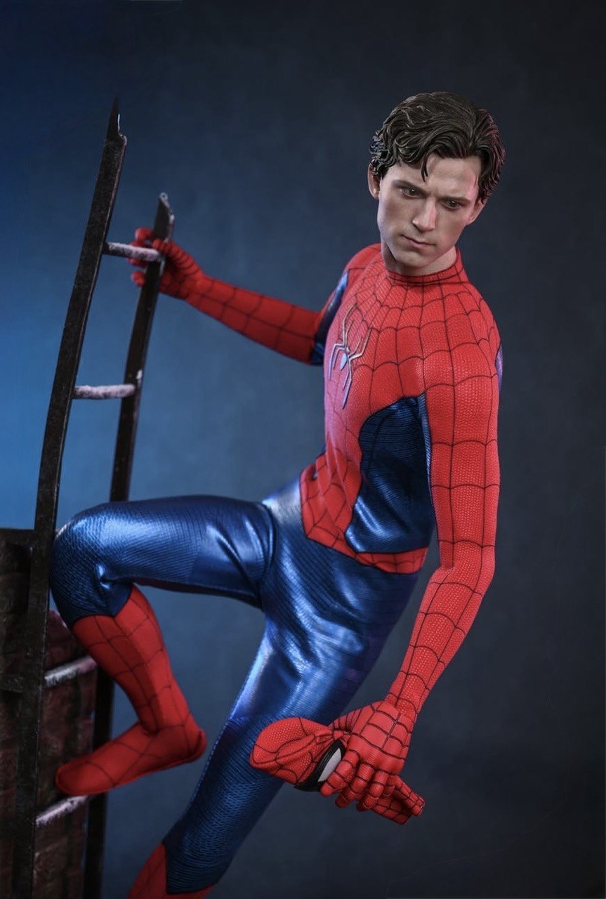 Preorder🔥Hot Toys MMS922 Spider-Man: No Way Home - Spider-Man (Final Swing Suit) (Deluxe Version) [Hot Toys Exclusive]