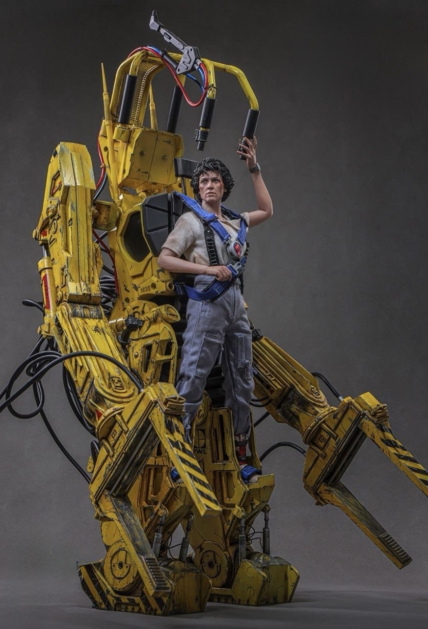 Preorder🔥Hot Toys MMS923 Aliens Ellen Ripley and Power Loader 1/6th scale Collectible Set