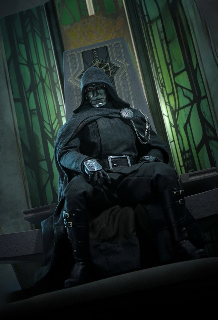 READY🔥Hot Toys MMS902 Avengers: Doomsday Victor Von Doom [Hot Toys Exclusive] 1/6th scale Collectible Figure