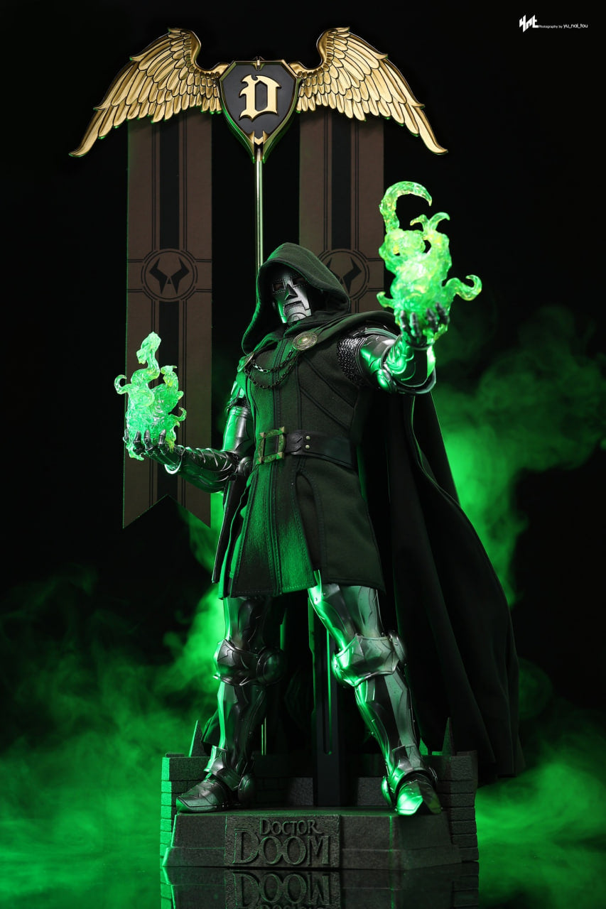 READY🔥Hot Toys CMS022B CMS022 Marvel Comics 1/6th Scale Doctor Doom Collectible Figure Special Edition